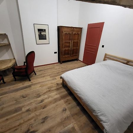 Les Oiseaux De Passage Bed & Breakfast Escolives-Sainte-Camille Екстериор снимка